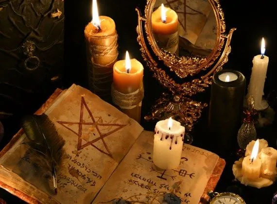 Ritual mágico, esoterismo, magia, velas, ocultismo, altar